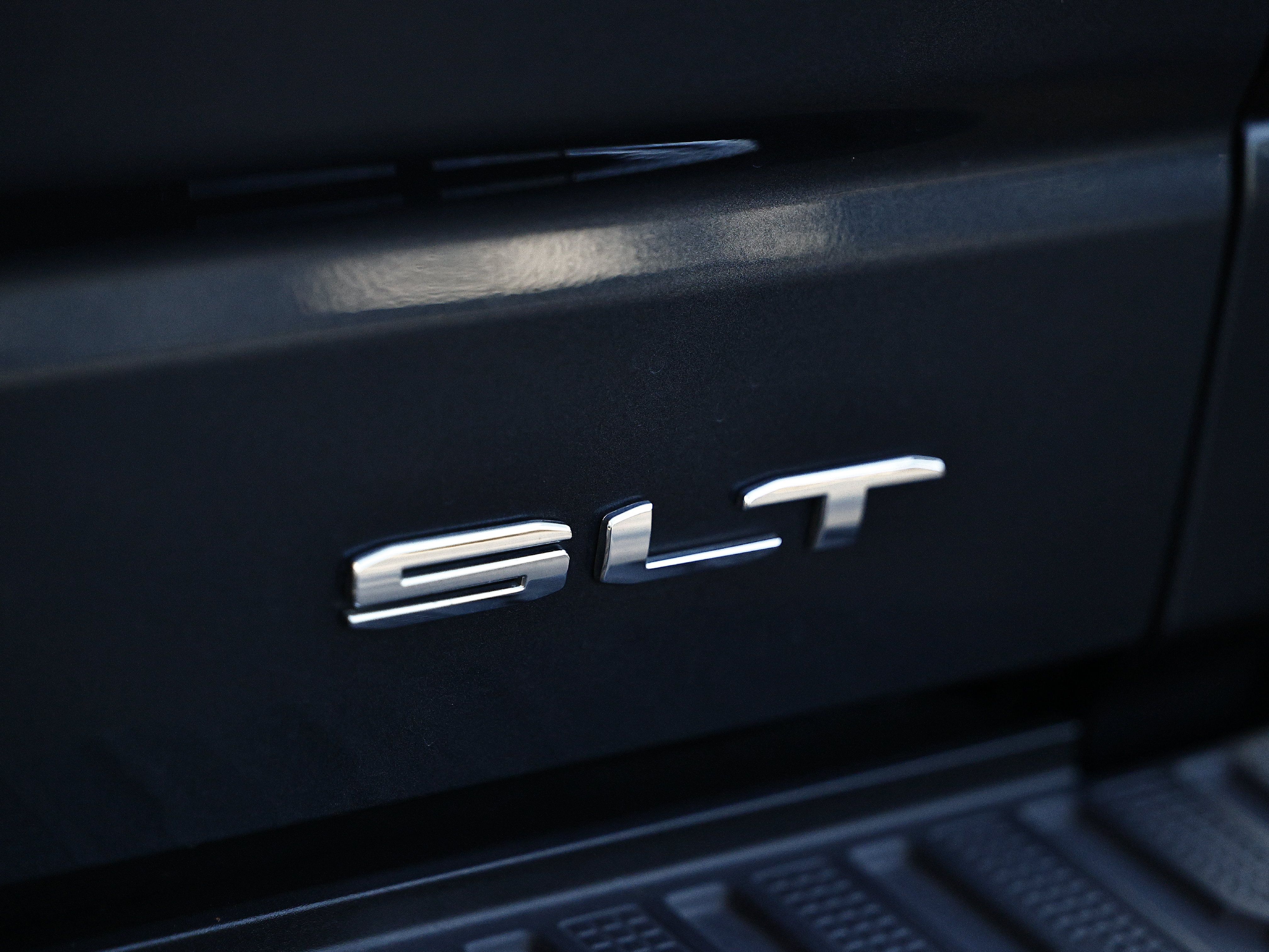 Used 2022 GMC Sierra 1500 SLT AWD/4WD image 13