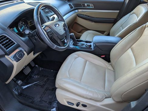 Used 2016 Ford Explorer XLT w/ Equipment Group 202A image 11