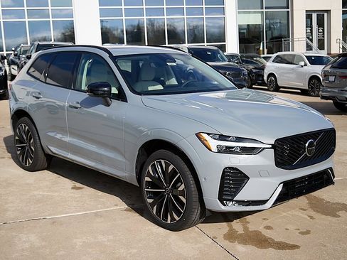 New 2026 Volvo XC60 B5 Ultra w/ Protection Package Premier image 4