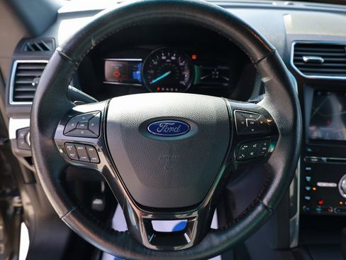 Used 2017 Ford Explorer Sport image 13