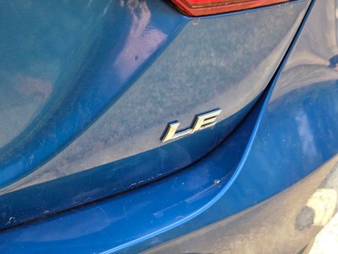 Used 2020 Toyota Camry LE image 9