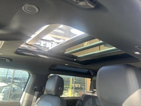 Used 2022 Land Rover Defender 90 X-Dynamic S image 24