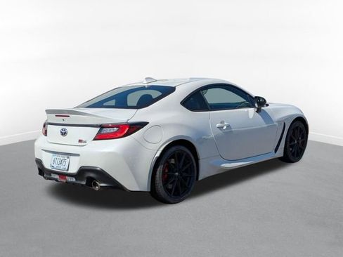 Used 2025 Toyota GR86 Premium w/ Performance Package image 3