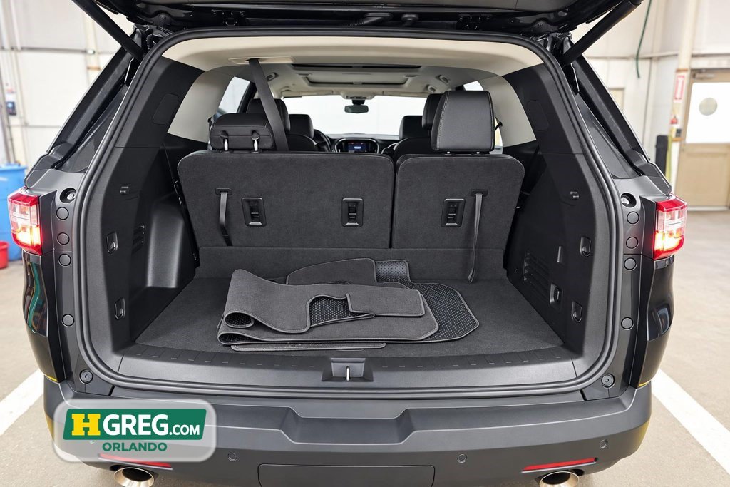 Used 2021 Chevrolet Traverse LT w/ LT Premium Package FWD image 18