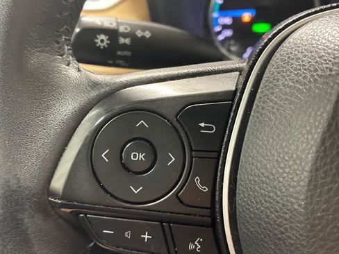 Used 2022 Toyota RAV4 XLE image 12