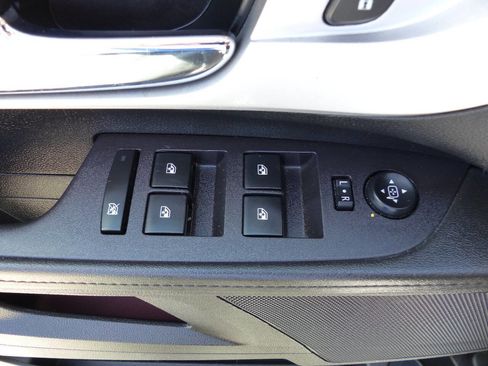 Used 2017 Chevrolet Equinox LT w/ Convenience Package FWD image 20