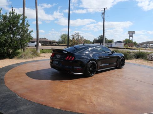 Used 2020 Ford Mustang Shelby GT350 w/ Technology Package image 2