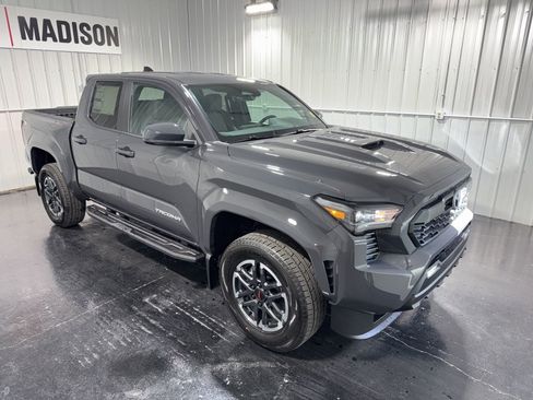 New 2026 Toyota Tacoma TRD Sport AWD/4WD image 4