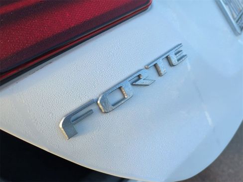 Used 2023 Kia Forte GT-Line w/ GT-Line Premium Package image 31