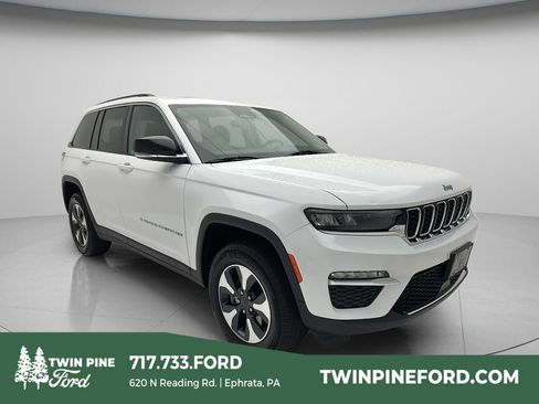 Used 2023 Jeep Grand Cherokee 4WD 4xe image 1