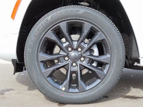 New 2026 Jeep Grand Cherokee Limited image 15