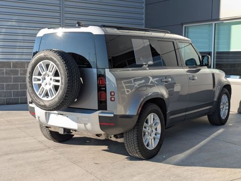 Used 2024 Land Rover Defender 110 S image 7