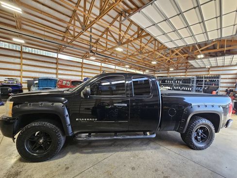 Used 2009 Chevrolet Silverado 1500 LT w/ Power Pack Plus AWD/4WD image 5