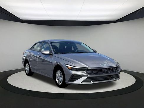 New 2026 Hyundai Elantra SE image 11