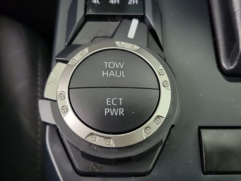 Certified 2025 Toyota Tacoma SR5 AWD/4WD image 31