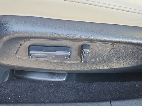 Certified 2024 Honda HR-V EX-L image 20