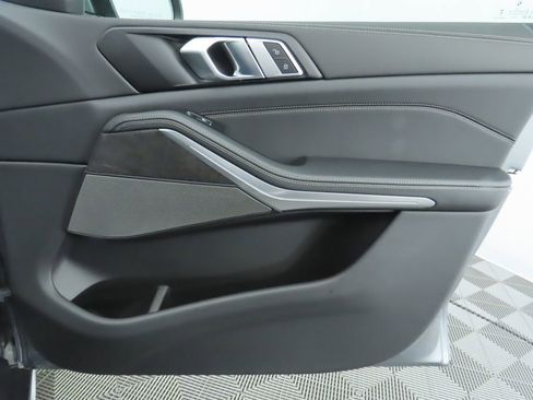 Used 2026 BMW X5 sDrive40i image 27