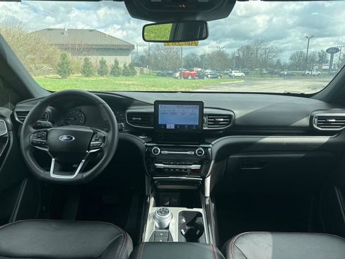 Used 2023 Ford Explorer ST-Line w/ Class IV Trailer Tow Package image 6