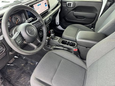 Used 2026 Jeep Wrangler Unlimited Sport AWD/4WD image 10