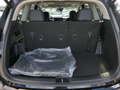 New 2025 Kia Telluride S image 21
