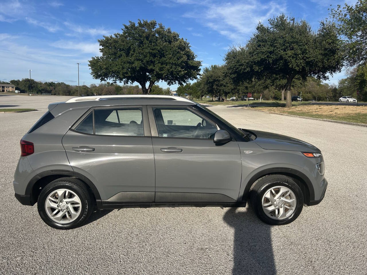 Used 2020 Hyundai Venue SEL FWD image 4