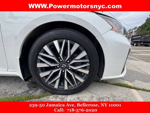 Used 2024 Nissan Altima 2.5 SV w/ SV Premium Package FWD image 12