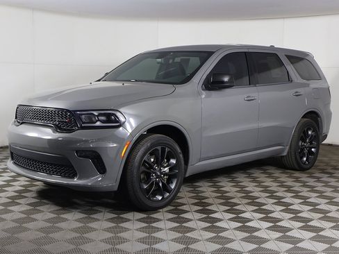 Used 2022 Dodge Durango SXT w/ Blacktop Package image 6