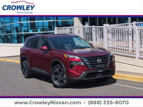 Certified 2025 Nissan Rogue SV AWD/4WD image 1