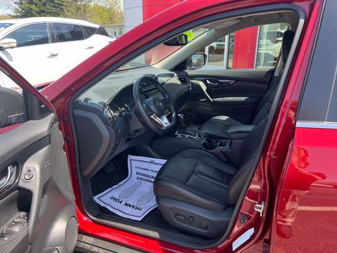 Used 2020 Nissan Rogue SL AWD/4WD image 3