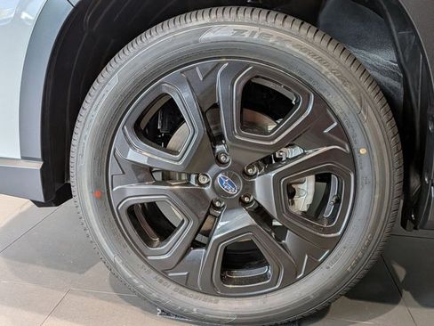 Certified 2025 Subaru Ascent Bronze Edition AWD/4WD image 10