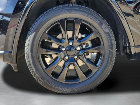 Used 2020 Jeep Grand Cherokee Altitude image 11