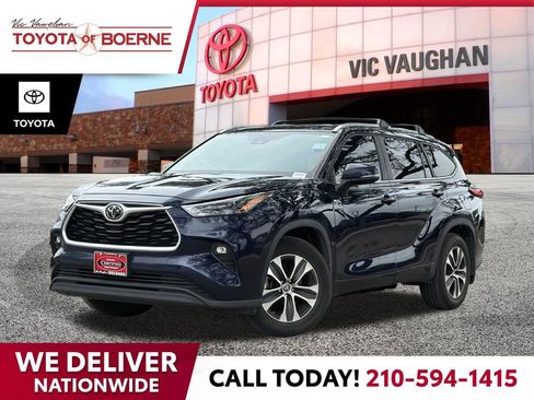 Used 2023 Toyota Highlander XLE FWD image 1