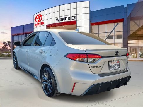 Used 2025 Toyota Corolla SE w/ SE Premium Package image 3