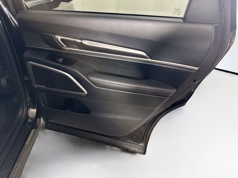 Used 2025 Kia Telluride S FWD image 34