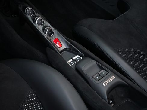 Used 2023 Ferrari F8 Tributo RWD image 18