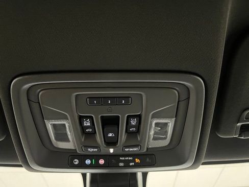 Used 2022 GMC Sierra 3500 Denali w/ Denali Ultimate Package AWD/4WD image 41