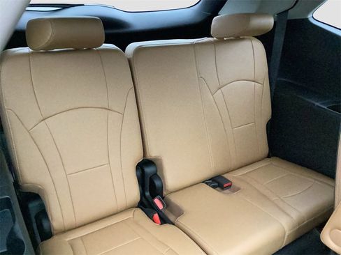 Used 2018 Buick Enclave Essence w/ Trailering Package image 19