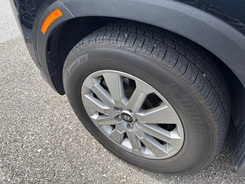 Used 2024 Hyundai Palisade SEL FWD image 3