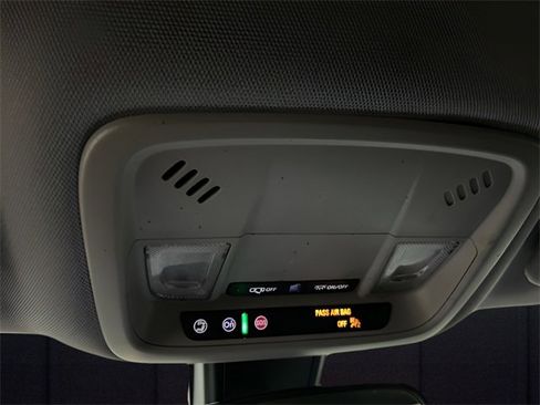 Used 2022 Chevrolet Malibu LT image 23