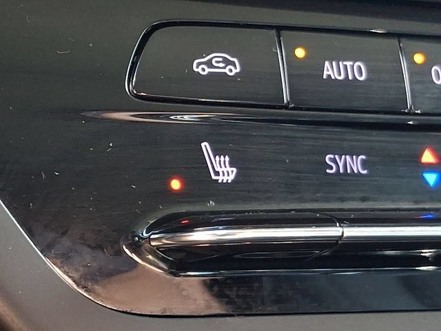Used 2023 Buick Envision Essence AWD/4WD image 25
