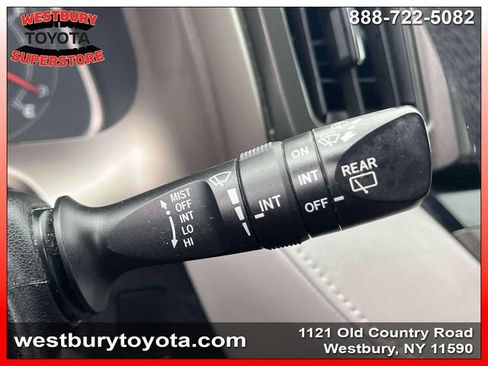 Used 2015 Toyota RAV4 XLE AWD/4WD image 24