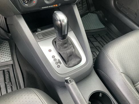 Used 2014 Volkswagen Jetta SE FWD image 24
