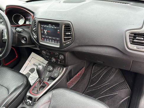 Used 2017 Jeep Compass Trailhawk w/ Leather Interior Group AWD/4WD image 37