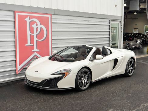 Used 2015 McLaren 650S Spider image 32