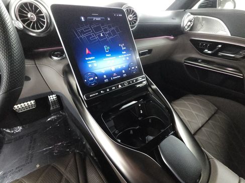 Used 2022 Mercedes-Benz SL 55 AMG 4MATIC w/ Driver Assistance Package image 16