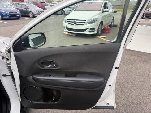 Used 2021 Honda HR-V Sport image 13