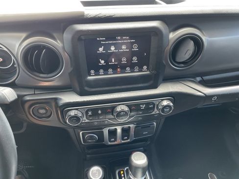Used 2022 Jeep Wrangler Sport AWD/4WD image 18