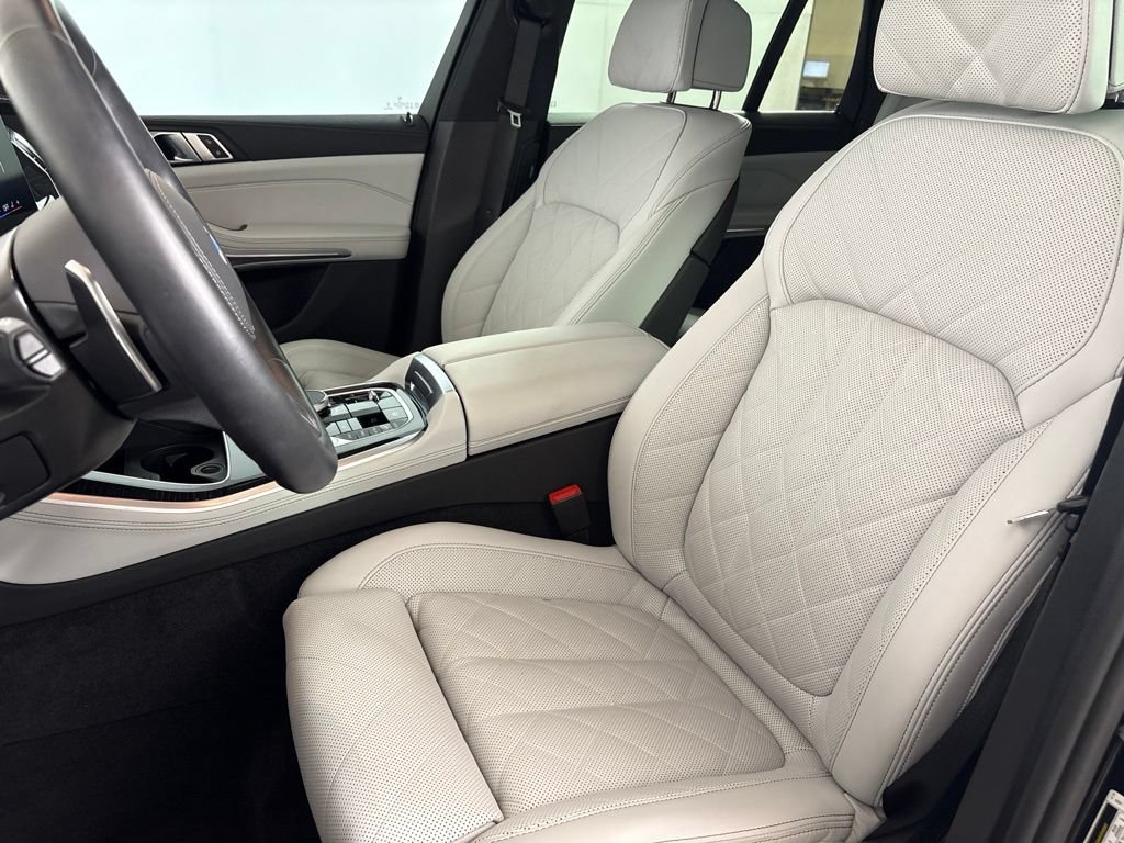Certified 2026 BMW X5 xDrive50e w/ M Sport Package AWD/4WD image 26