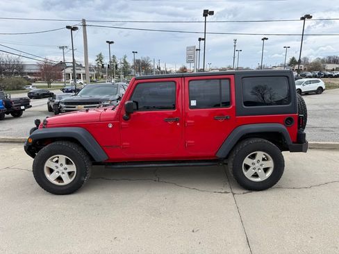 Used 2014 Jeep Wrangler Unlimited Sport AWD/4WD image 9