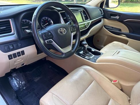 Used 2016 Toyota Highlander Limited AWD/4WD image 25
